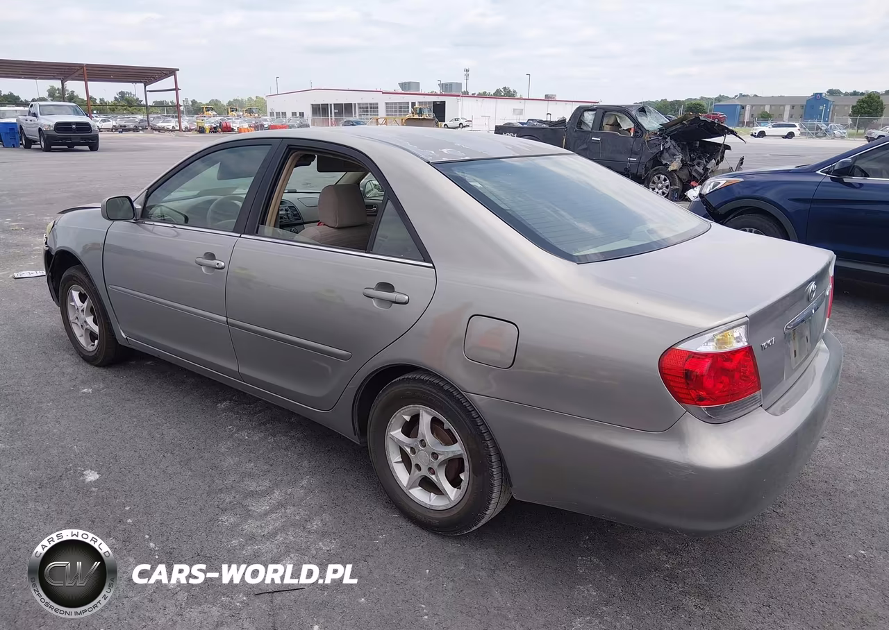 2005 Toyota Camry Le VIN:4T1BE32K35U566899 - 3
