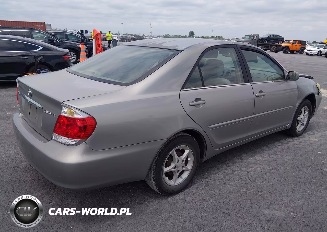 2005 Toyota Camry Le VIN:4T1BE32K35U566899 - 4