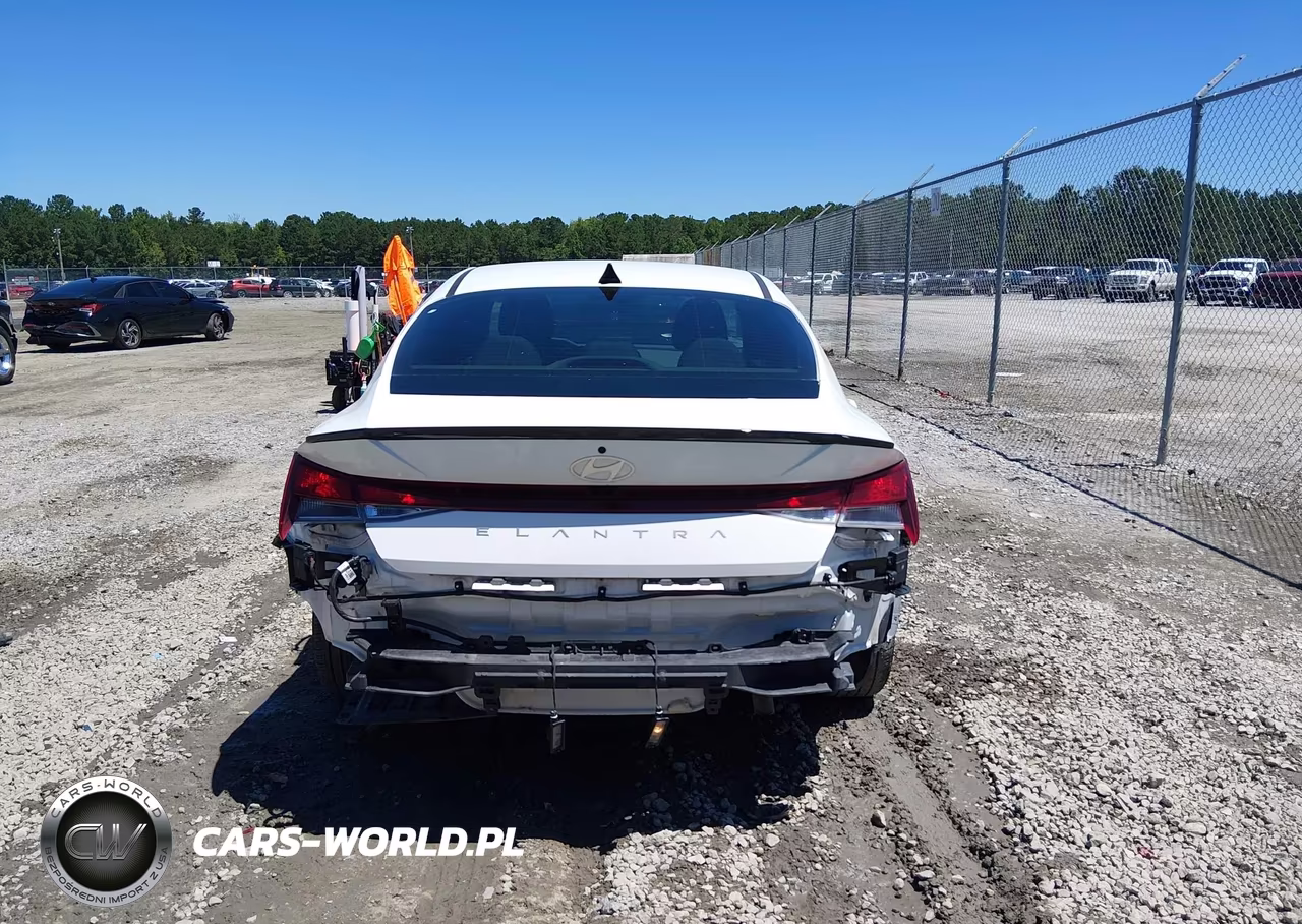 2025 Hyundai Elantra Sel Sport VIN:KMHLM4DG8SU049163 - 17