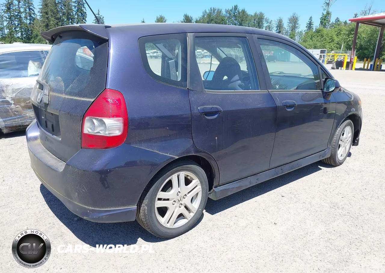 2008 Honda Fit Sport VIN:JHMGD38658S024743 - 4