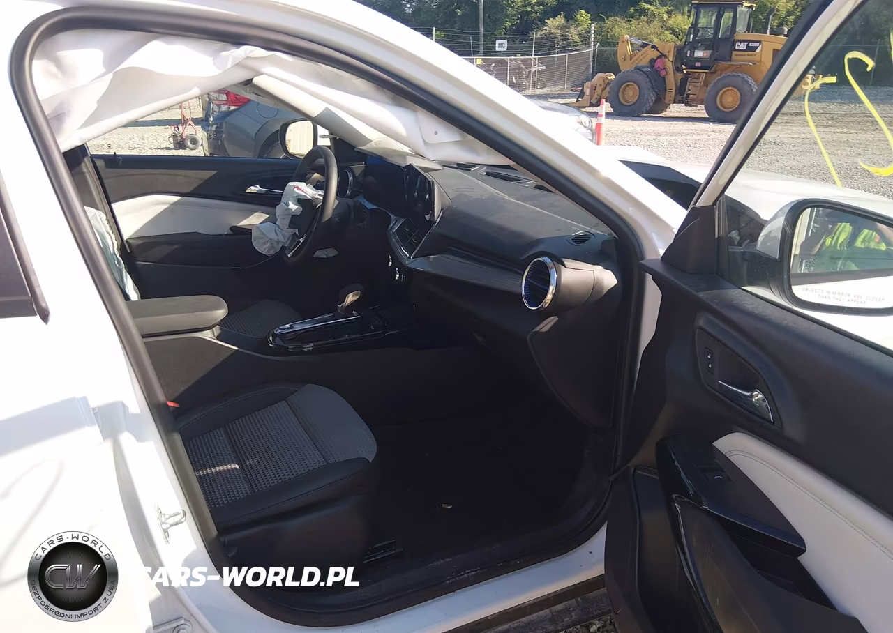 2025 Chevrolet Trax Fwd Lt VIN:KL77LHEP5SC153952 - 5