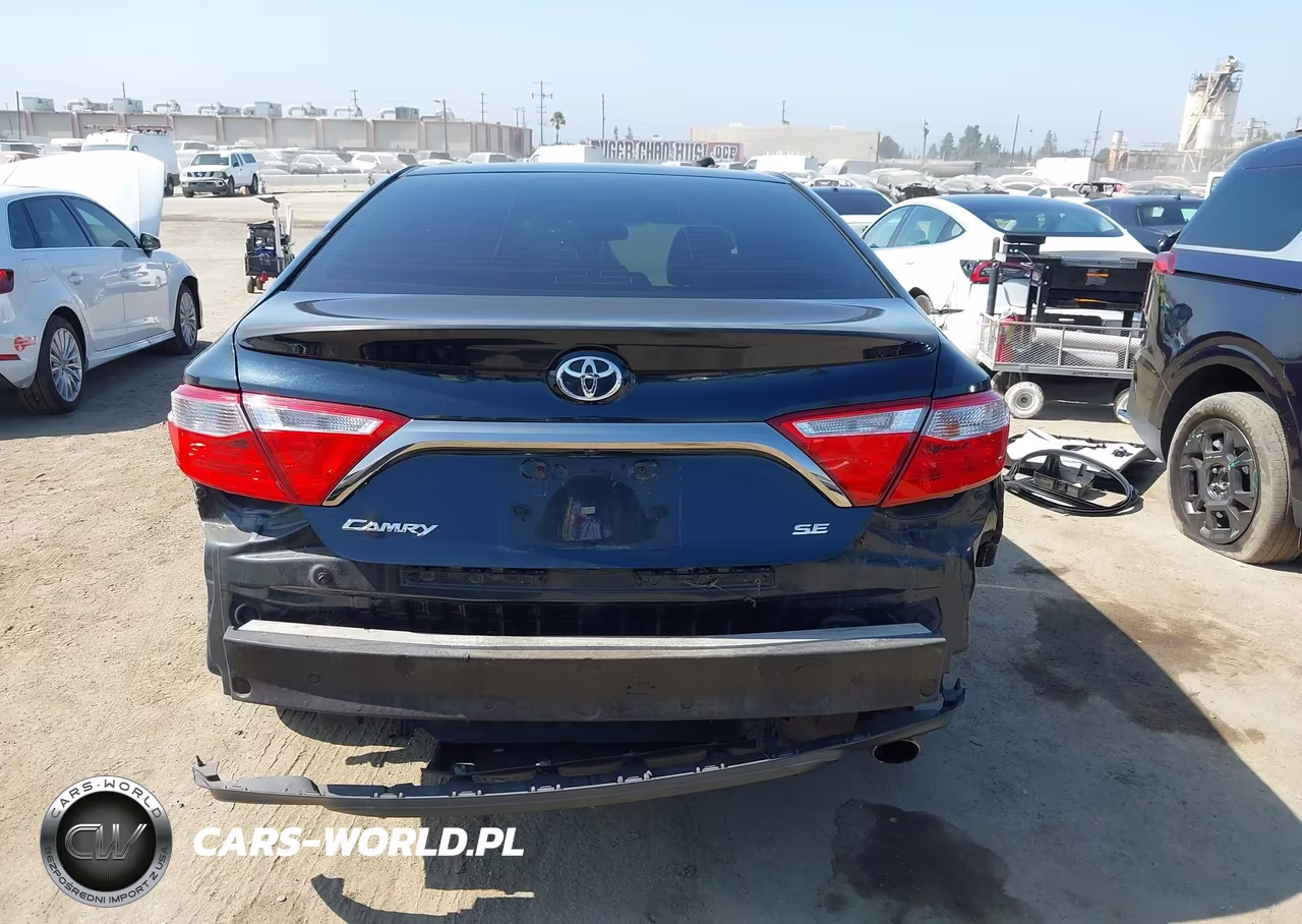 2015 Toyota Camry Se VIN:4T1BF1FK7FU879709 - 16