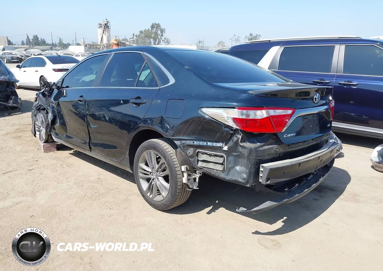 2015 Toyota Camry Se VIN:4T1BF1FK7FU879709 - 3