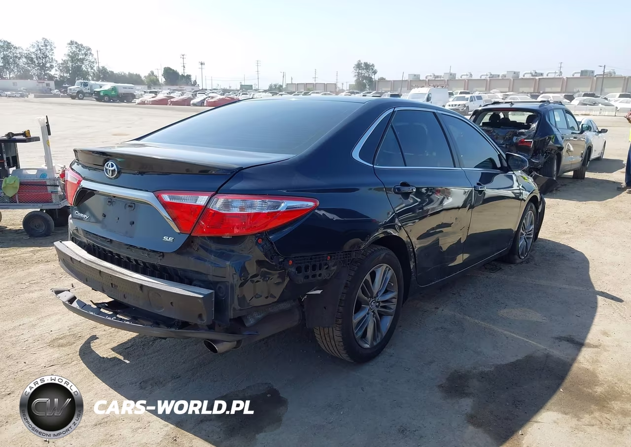 2015 Toyota Camry Se VIN:4T1BF1FK7FU879709 - 4
