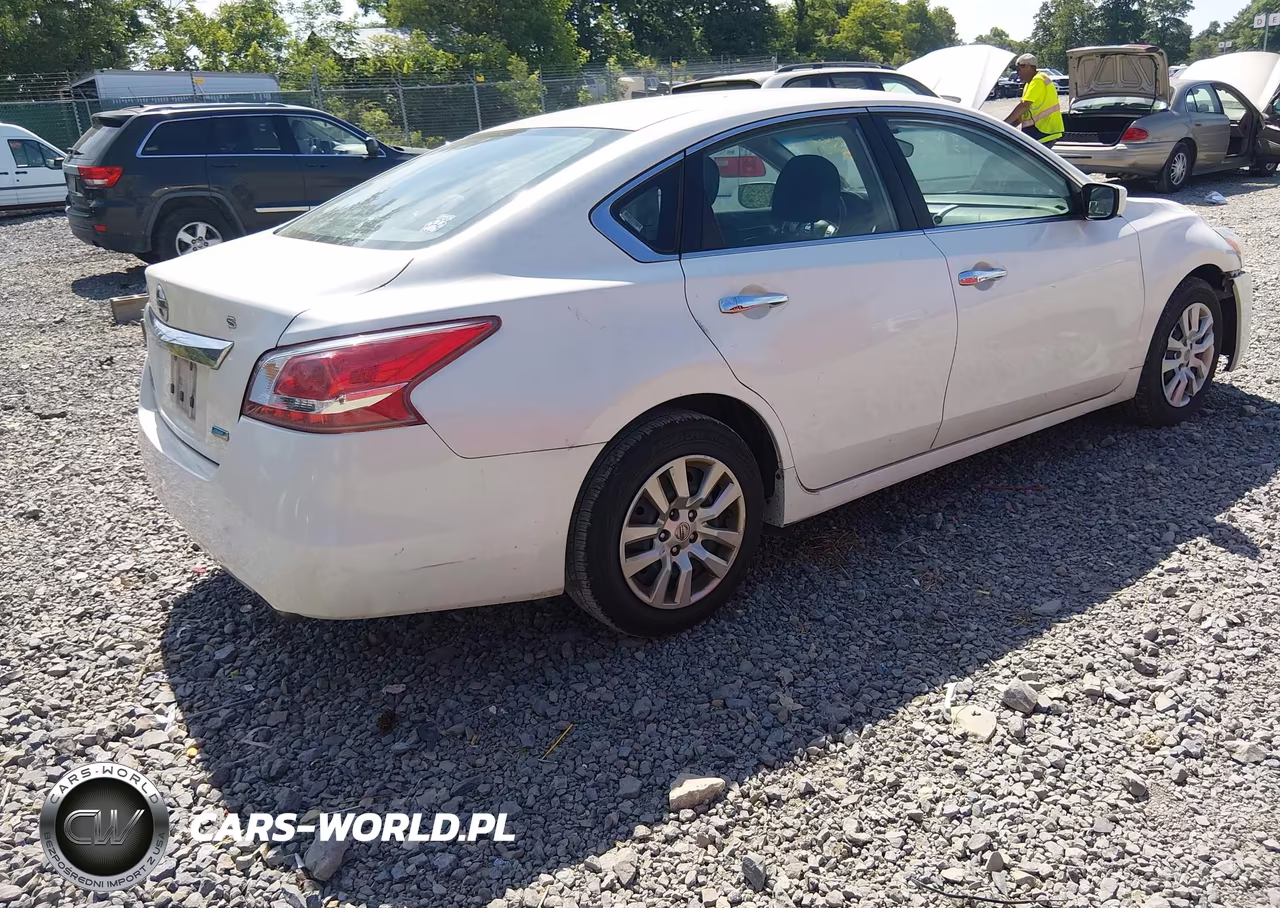 2013 Nissan Altima 2.5 S VIN:1N4AL3AP7DC160038 - 4