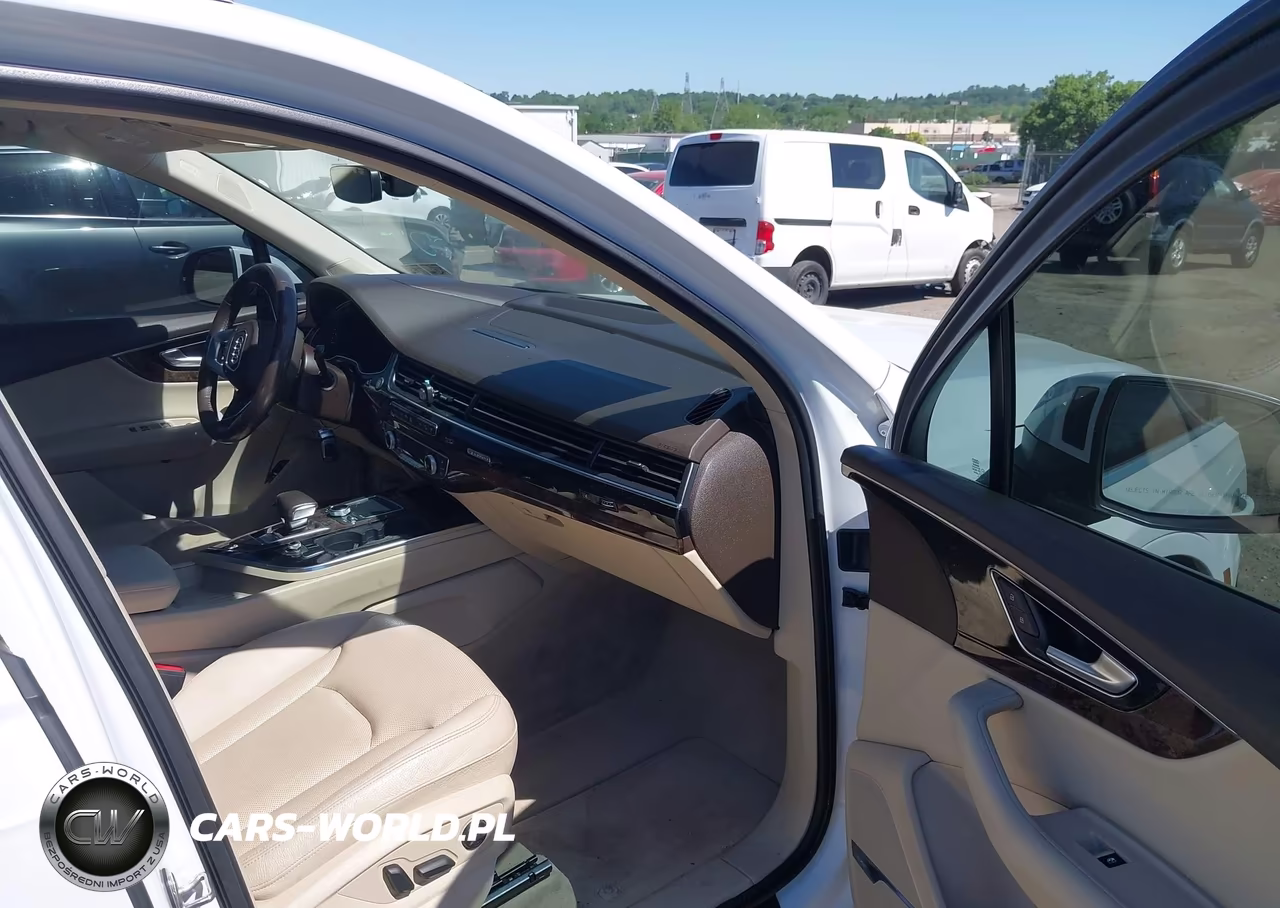 2018 Audi Q7 3.0T Premium VIN:WA1VAAF75JD026529 - 5