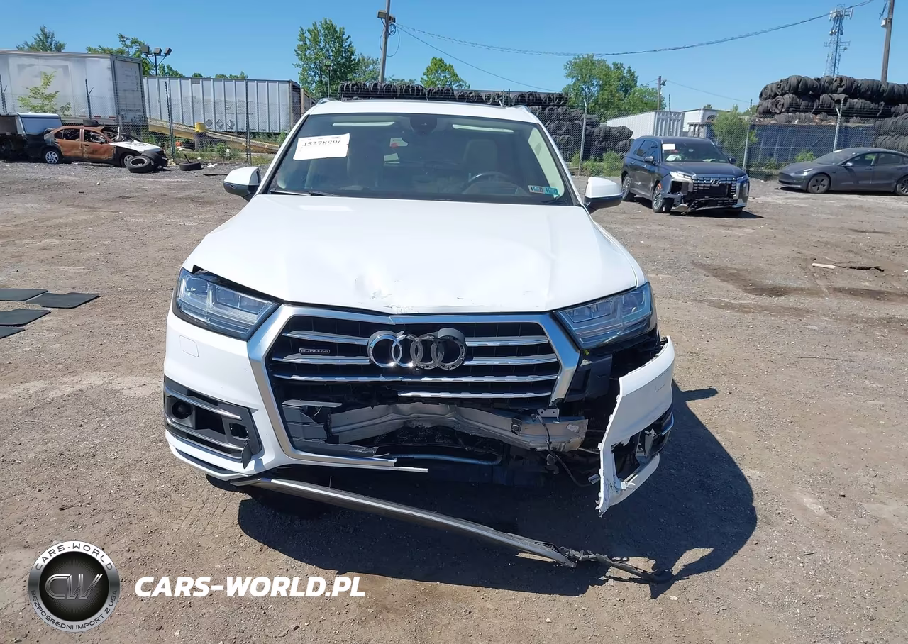 2018 Audi Q7 3.0T Premium VIN:WA1VAAF75JD026529 - 6