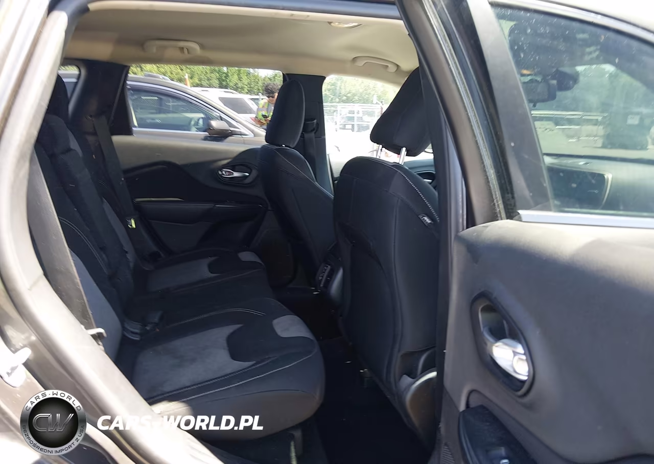 2014 Jeep Cherokee Latitude VIN:1C4PJMCS5EW189992 - 8
