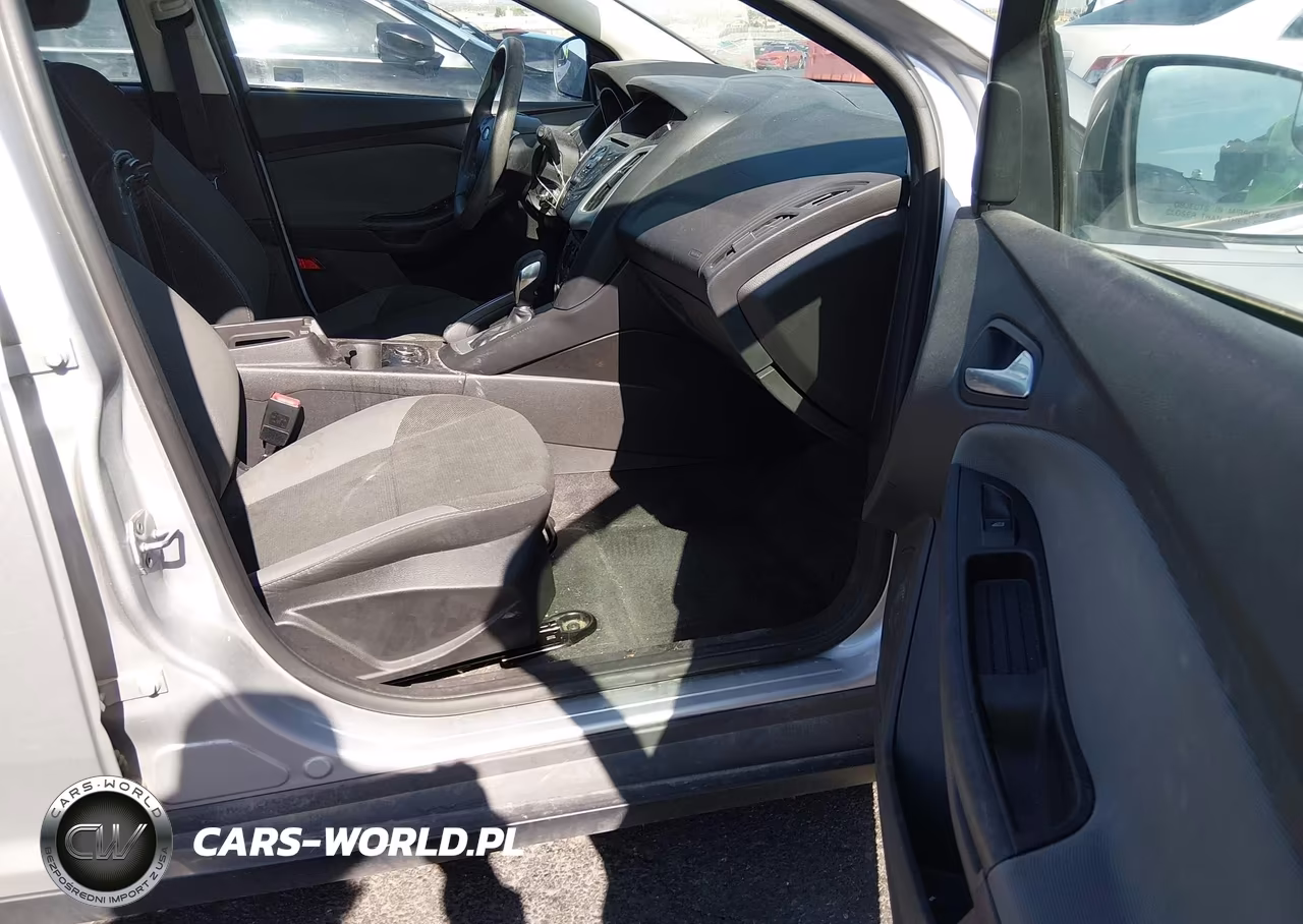 2014 Ford Focus Se VIN:1FADP3K23EL112347 - 5