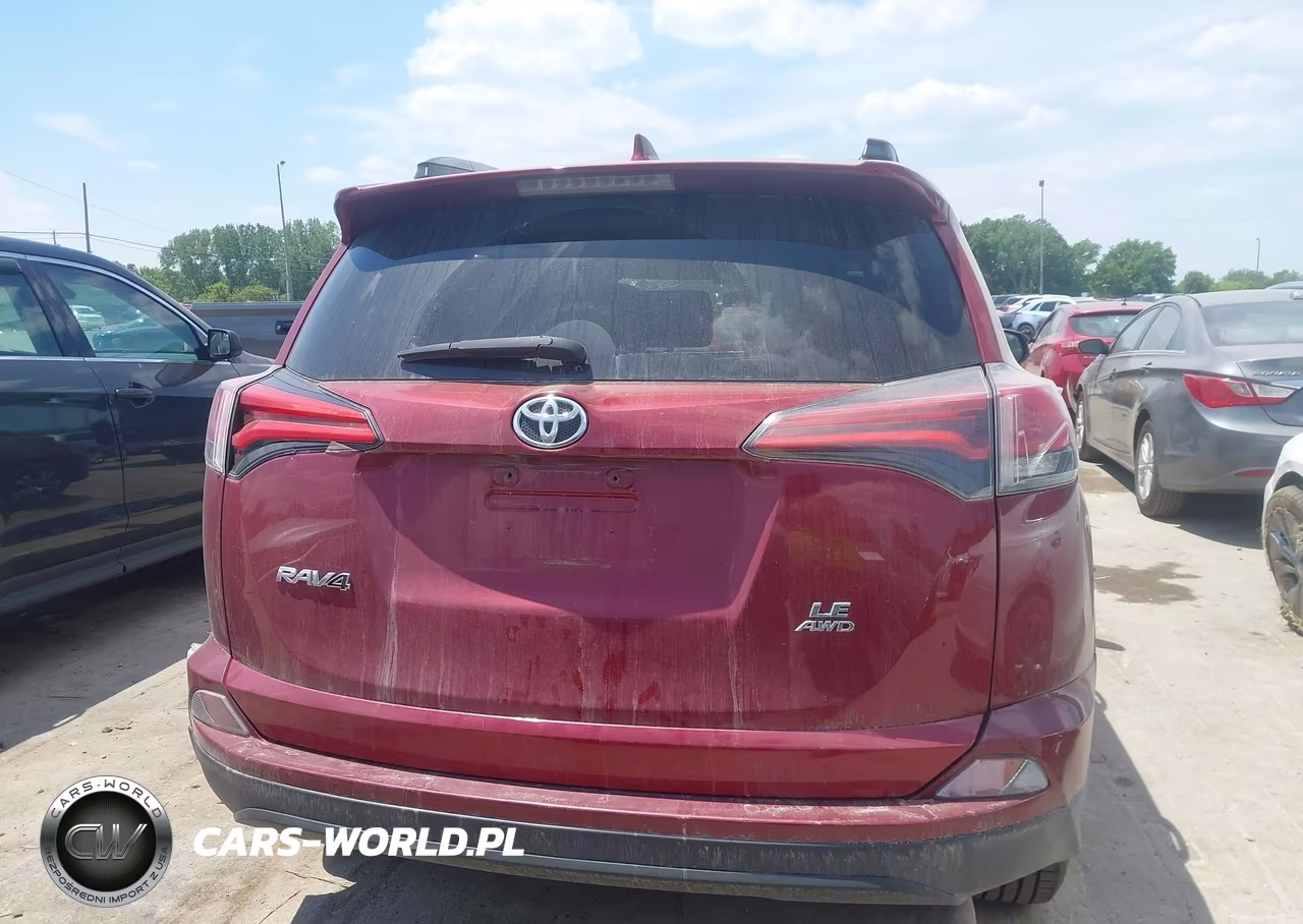 2018 Toyota Rav4 Le VIN:2T3BFREVXJW756223 - 17