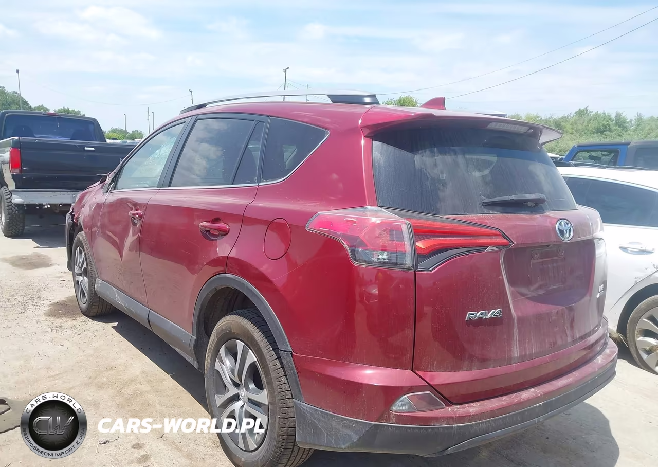 2018 Toyota Rav4 Le VIN:2T3BFREVXJW756223 - 3