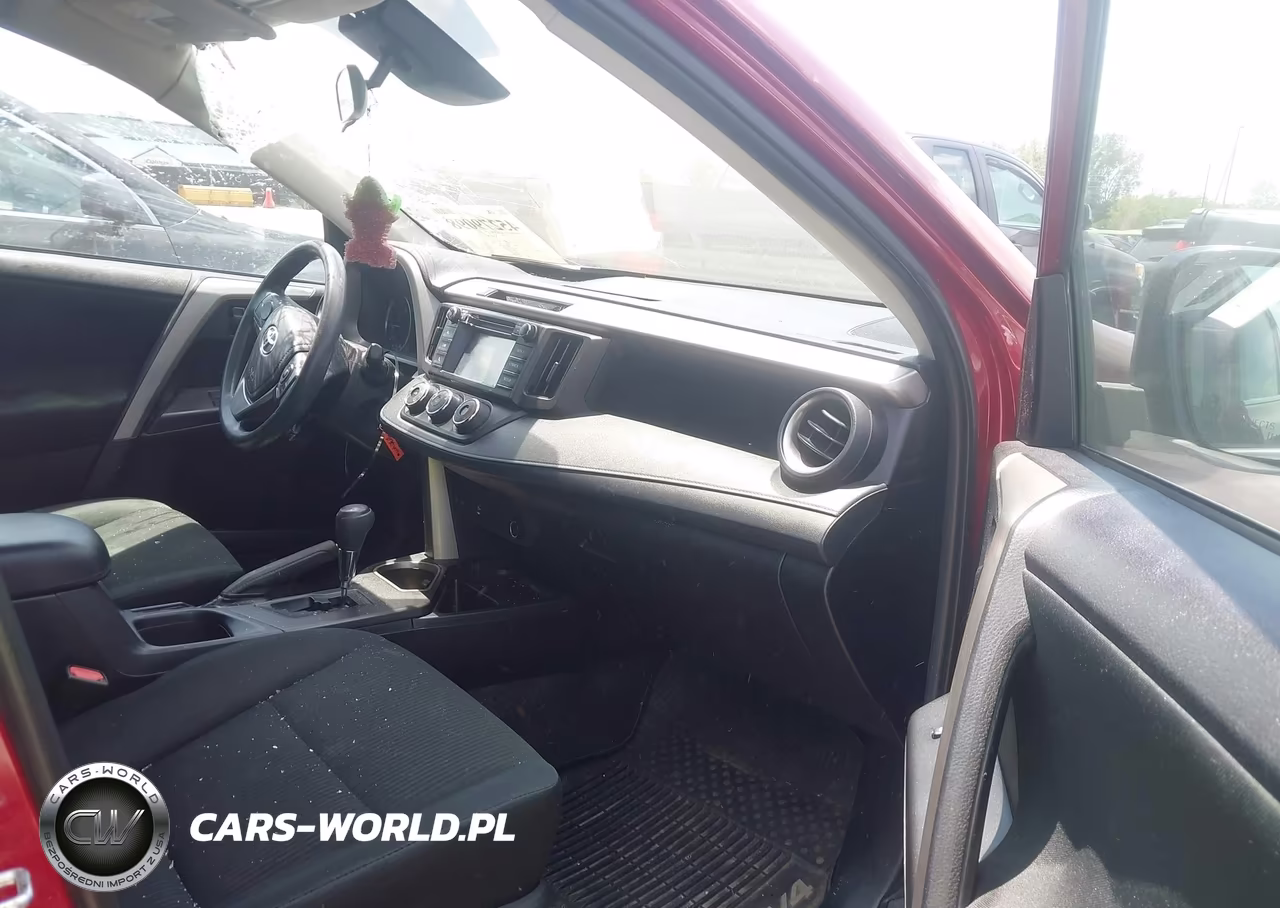 2018 Toyota Rav4 Le VIN:2T3BFREVXJW756223 - 5