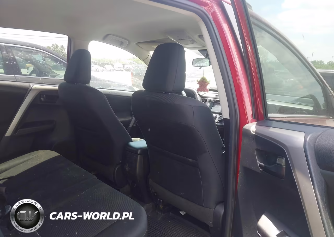 2018 Toyota Rav4 Le VIN:2T3BFREVXJW756223 - 8