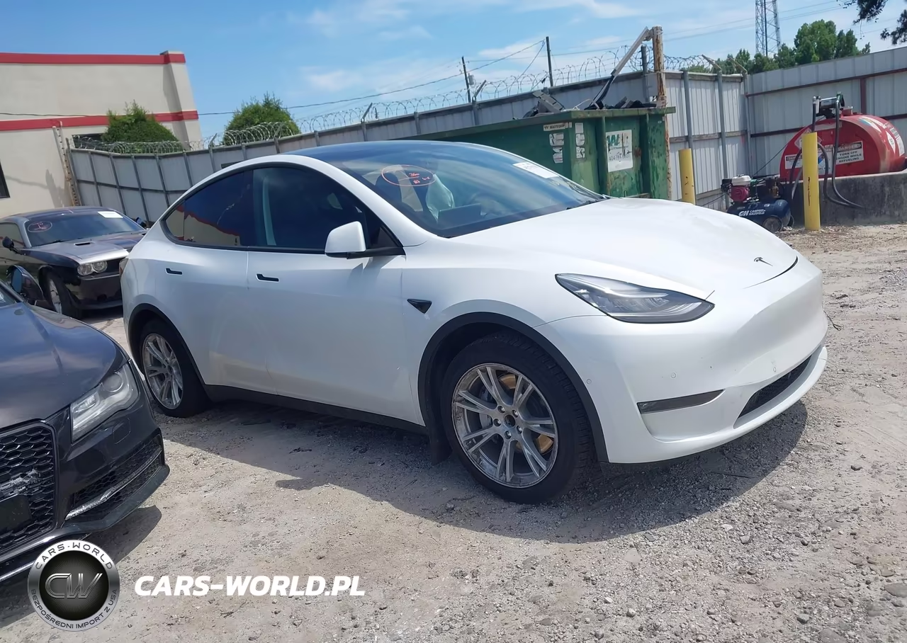 2021 Tesla Model Y Standard Range Rear-Wheel Drive – zdjęcie 1 z 15