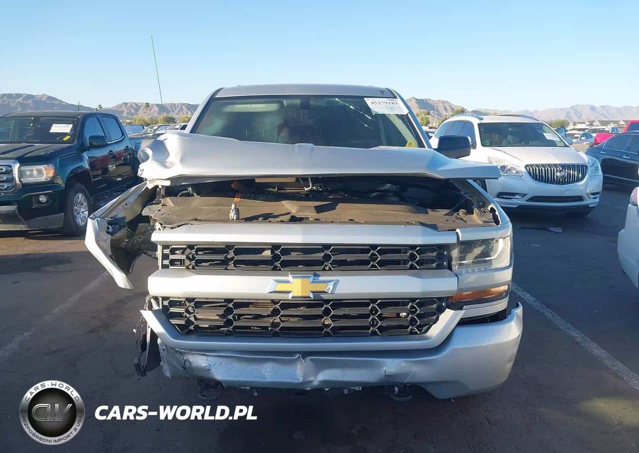 2018 Chevrolet Silverado 1500 Custom VIN:1GCRCPEH3JZ304667 - 13