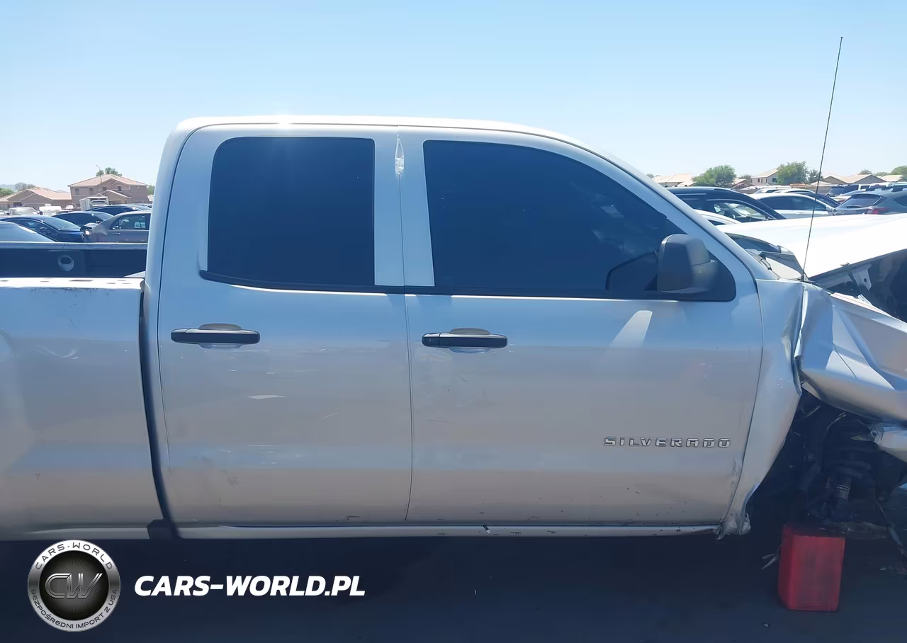 2018 Chevrolet Silverado 1500 Custom VIN:1GCRCPEH3JZ304667 - 14