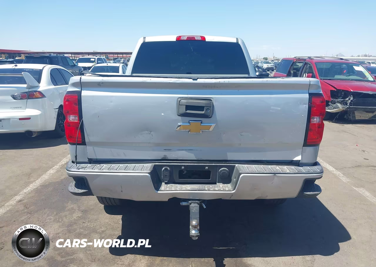 2018 Chevrolet Silverado 1500 Custom VIN:1GCRCPEH3JZ304667 - 17