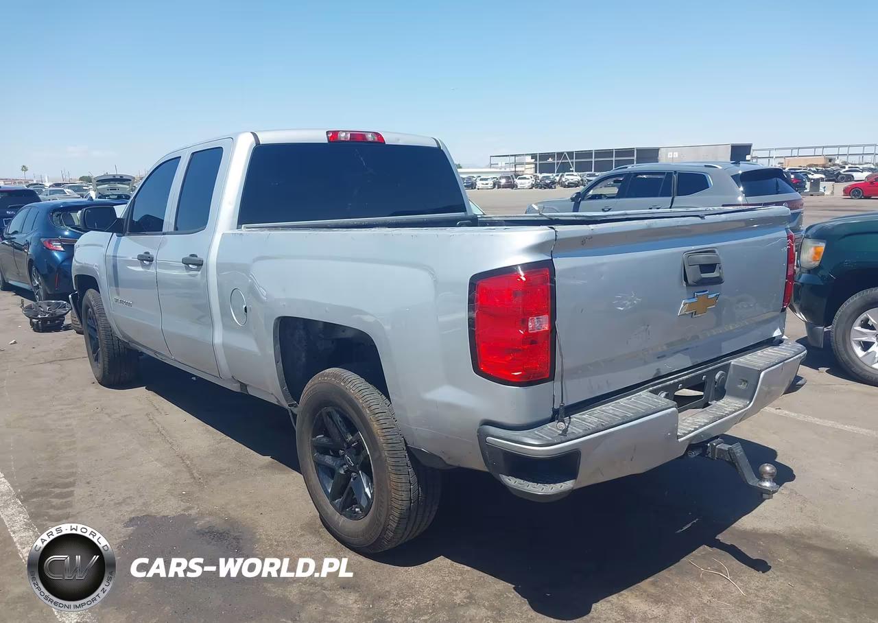 2018 Chevrolet Silverado 1500 Custom VIN:1GCRCPEH3JZ304667 - 3