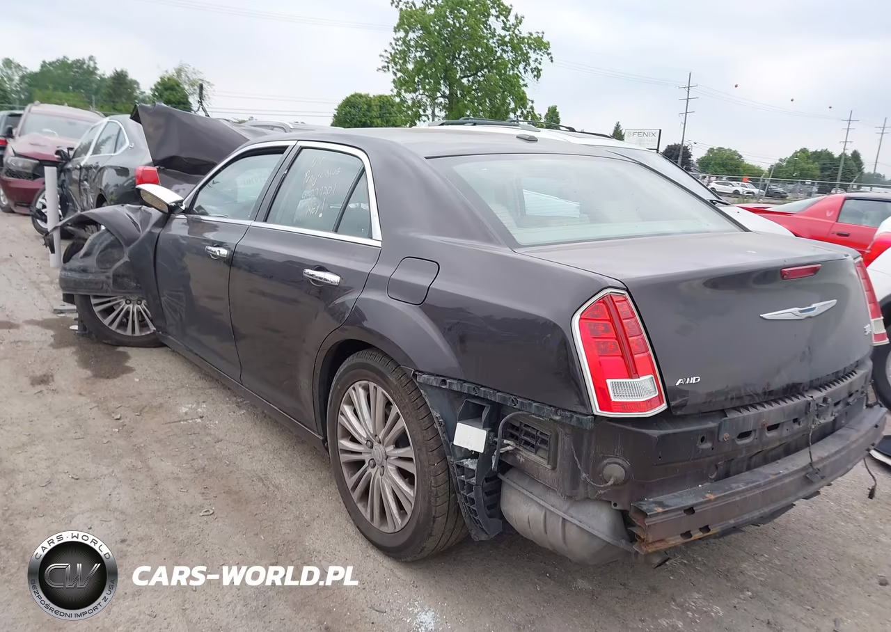 2012 Chrysler 300 Limited VIN:2C3CCAHG4CH182589 - 3