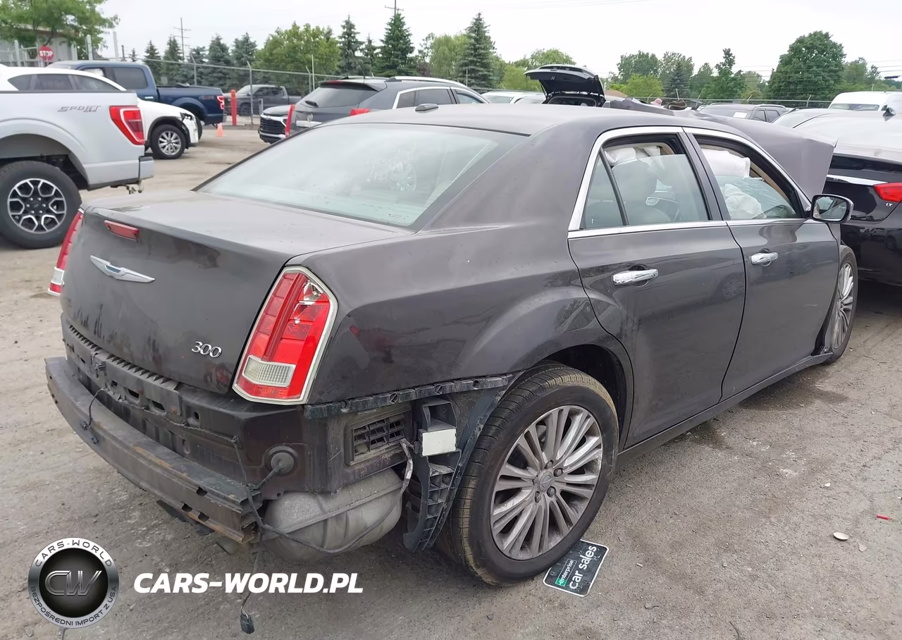 2012 Chrysler 300 Limited VIN:2C3CCAHG4CH182589 - 4