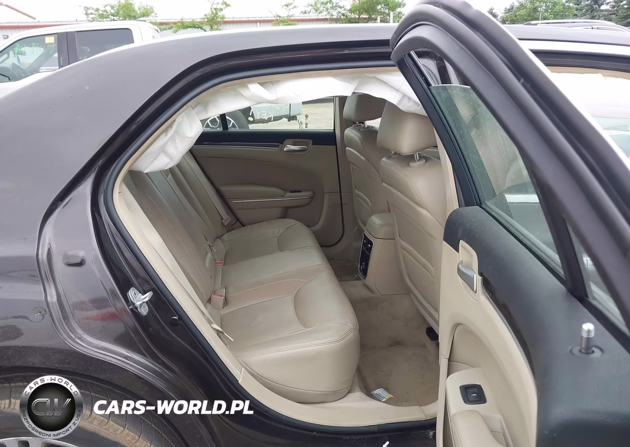 2012 Chrysler 300 Limited VIN:2C3CCAHG4CH182589 - 8