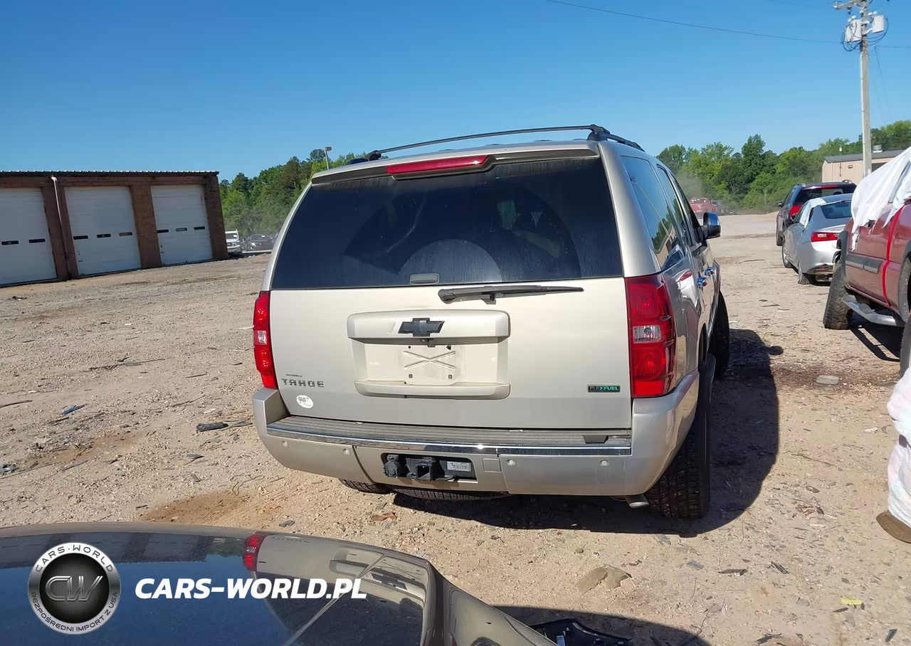 2011 Chevrolet Tahoe Ltz VIN:1GNSCCE04BR142836 - 16