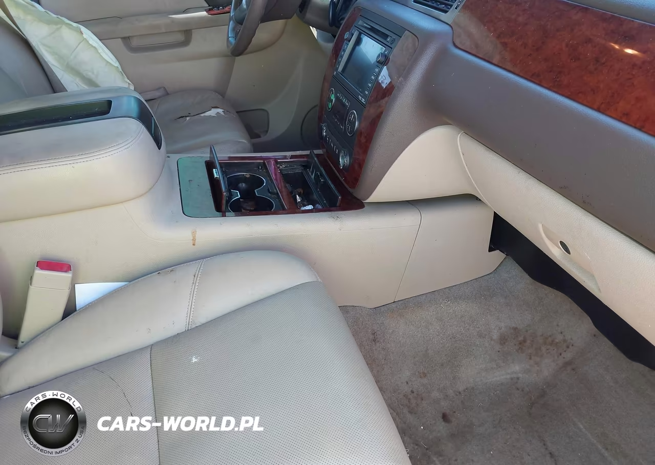 2011 Chevrolet Tahoe Ltz VIN:1GNSCCE04BR142836 - 5