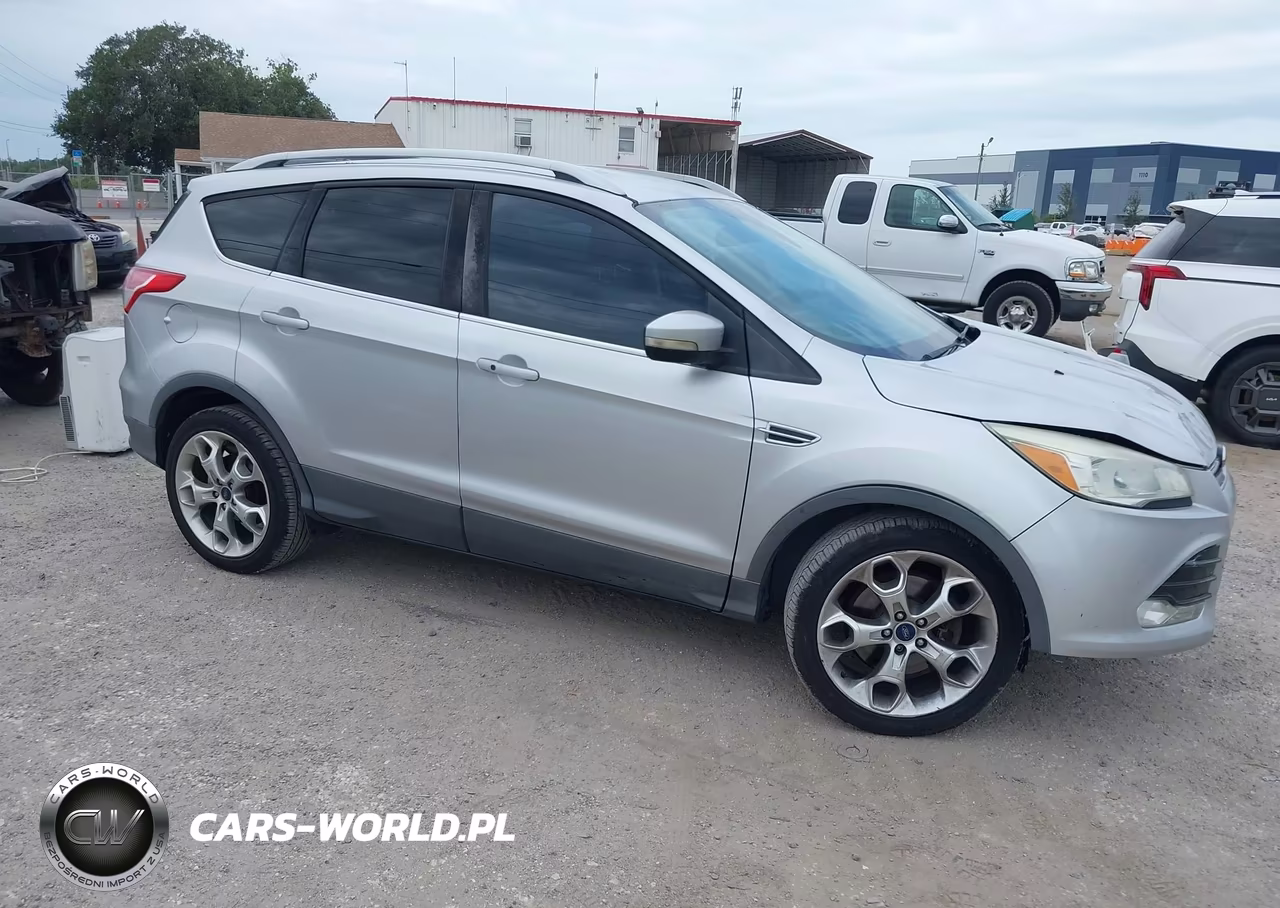 2015 Ford Escape Titanium – zdjęcie 1 z 17