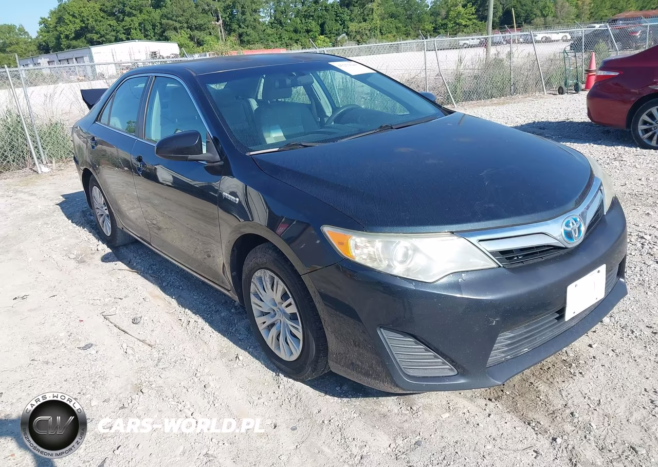 2013 Toyota Camry Hybrid Le – zdjęcie 1 z 16