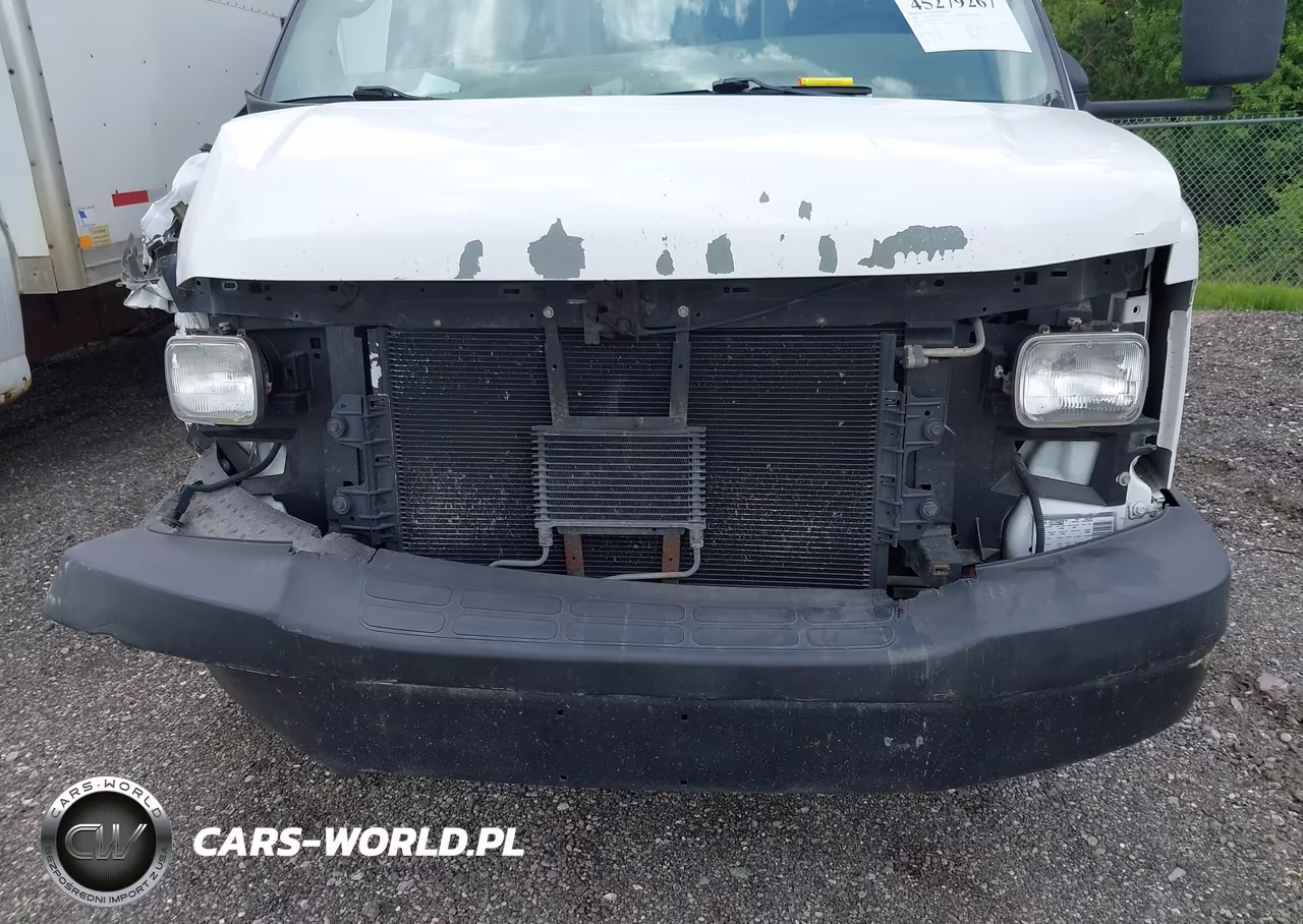 2008 Chevrolet Express Cutaway Work Van VIN:1GBJG31K381106454 - 11
