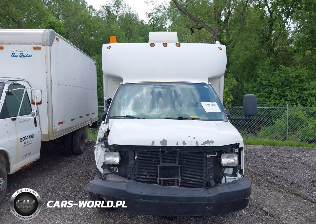 2008 Chevrolet Express Cutaway Work Van VIN:1GBJG31K381106454 - 12