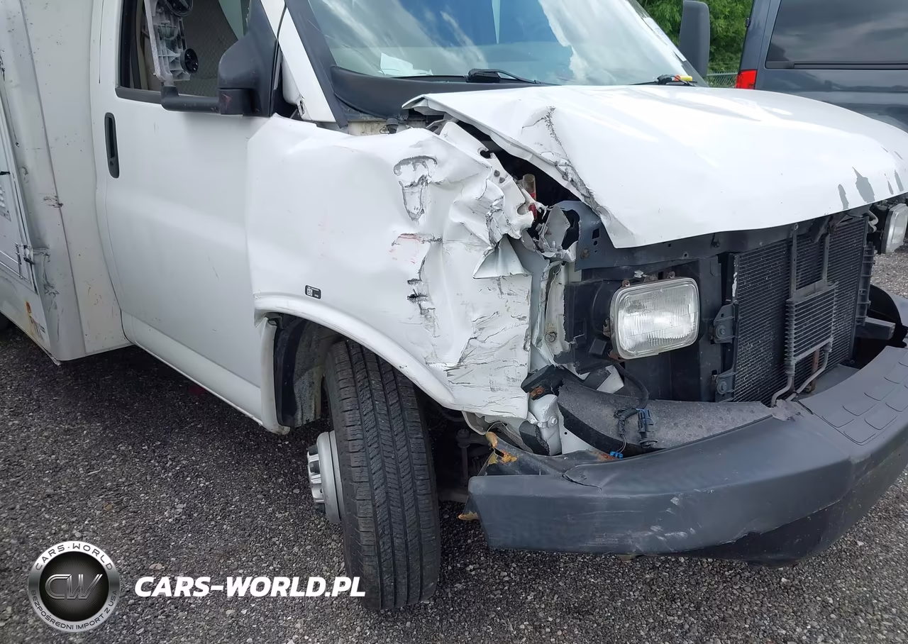 2008 Chevrolet Express Cutaway Work Van VIN:1GBJG31K381106454 - 16