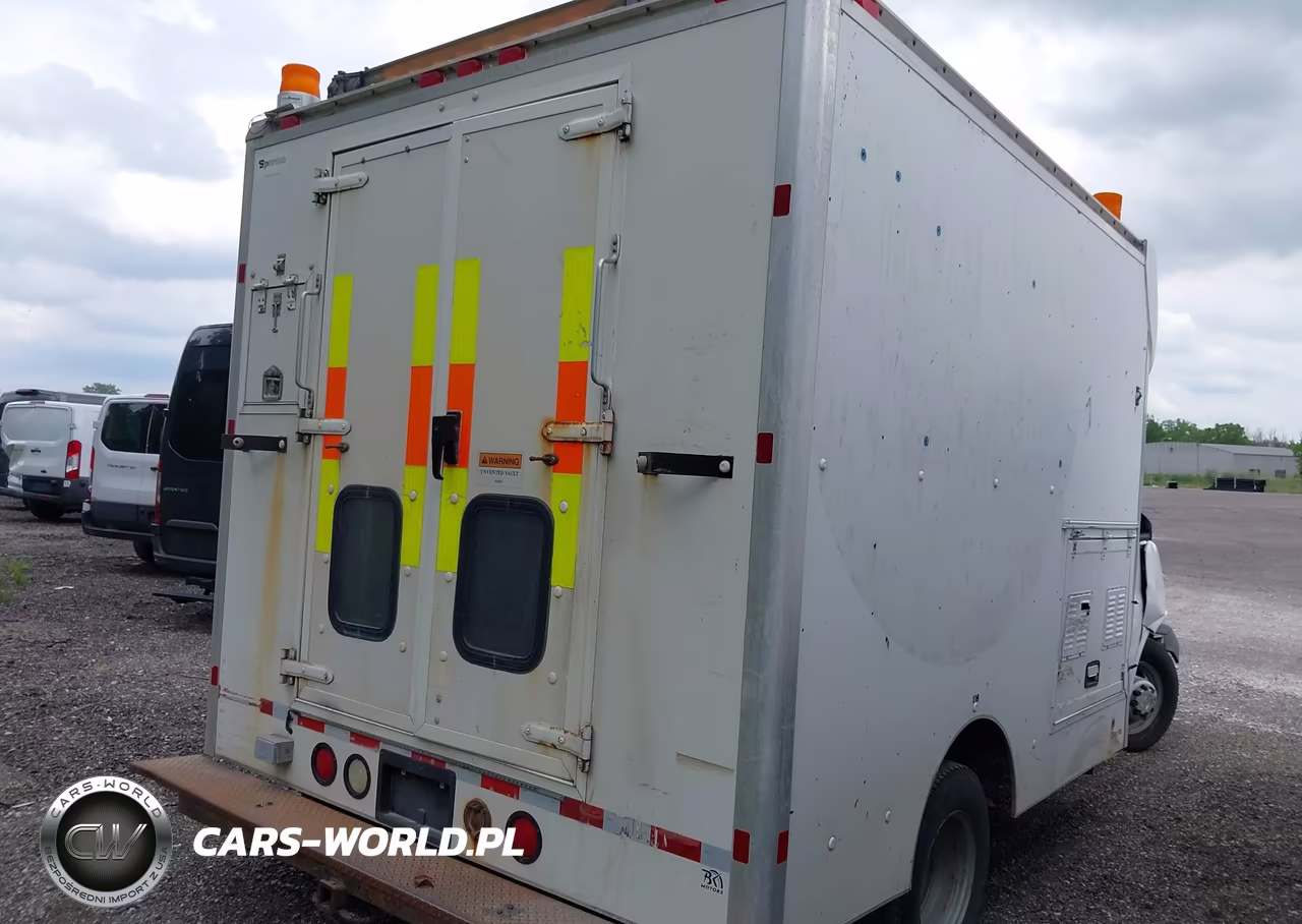 2008 Chevrolet Express Cutaway Work Van VIN:1GBJG31K381106454 - 4