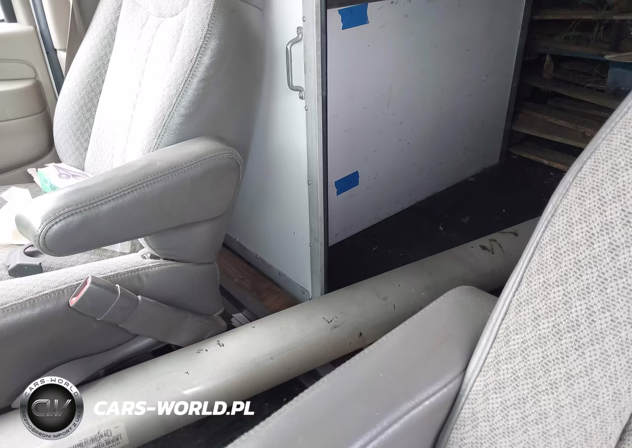2008 Chevrolet Express Cutaway Work Van VIN:1GBJG31K381106454 - 7