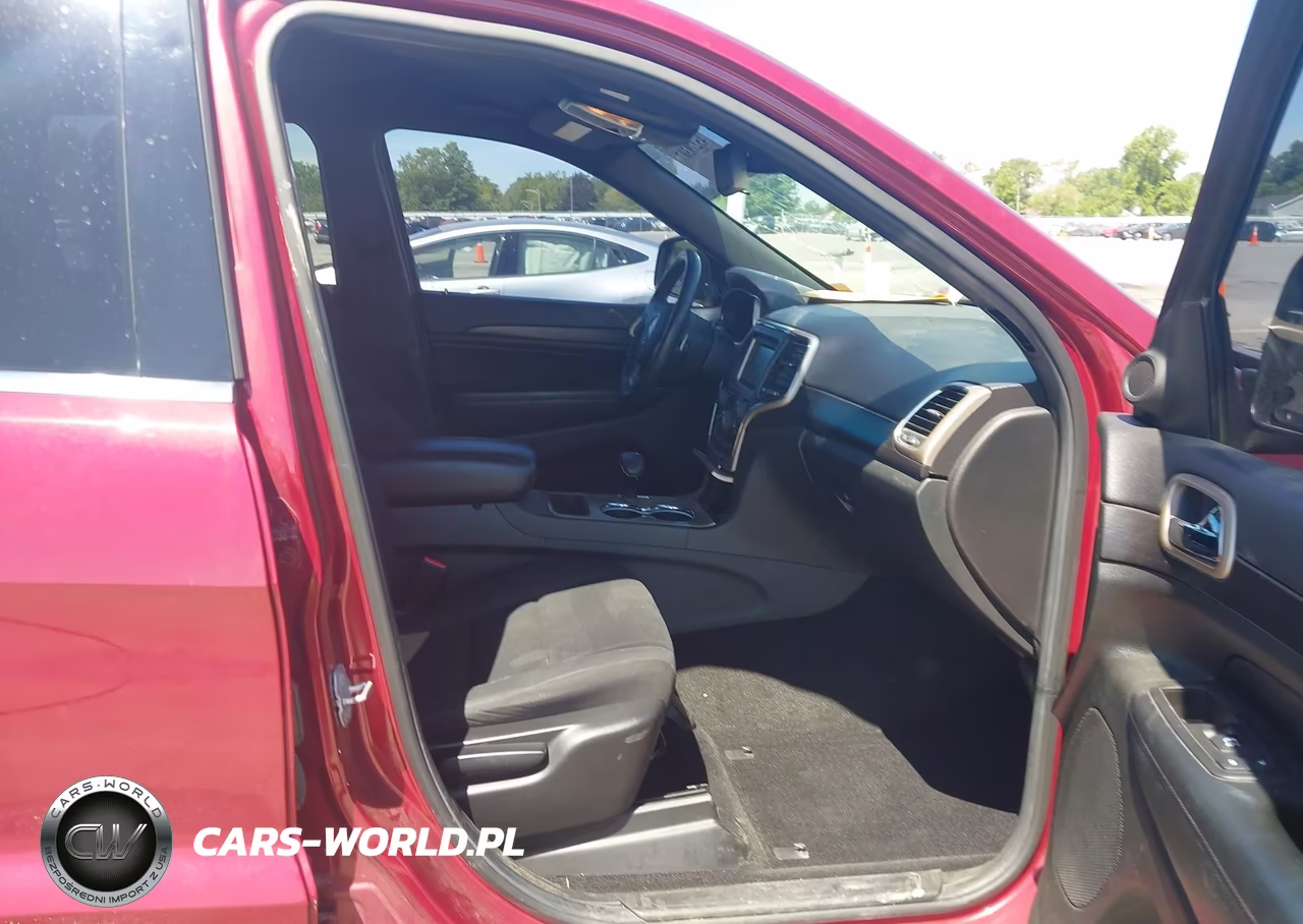 2014 Jeep Grand Cherokee Laredo VIN:1C4RJFAG6EC415431 - 5