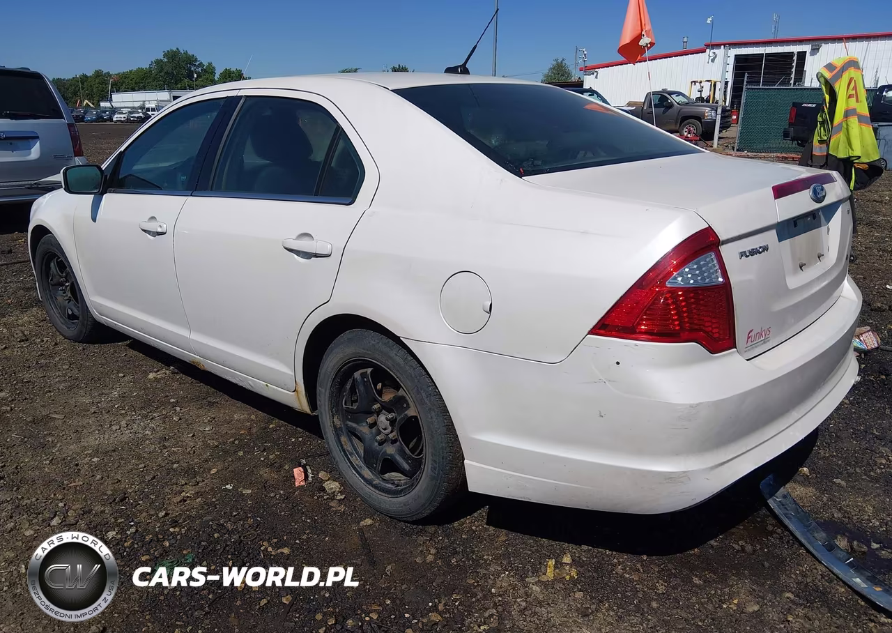 2010 Ford Fusion Se VIN:3FAHP0HA1AR431143 - 3