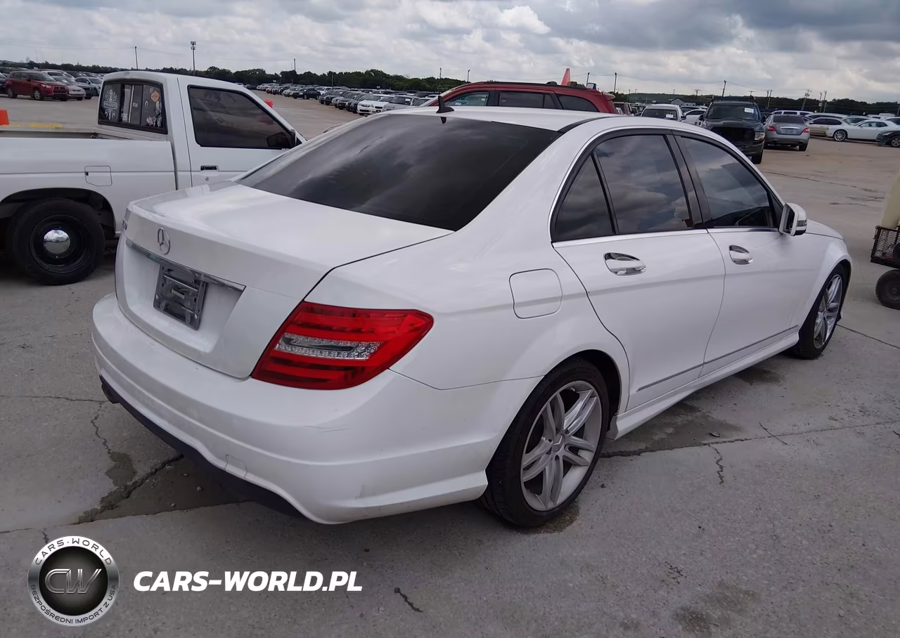 2014 Mercedes-Benz C 250 Sport VIN:WDDGF4HB3ER313515 - 4