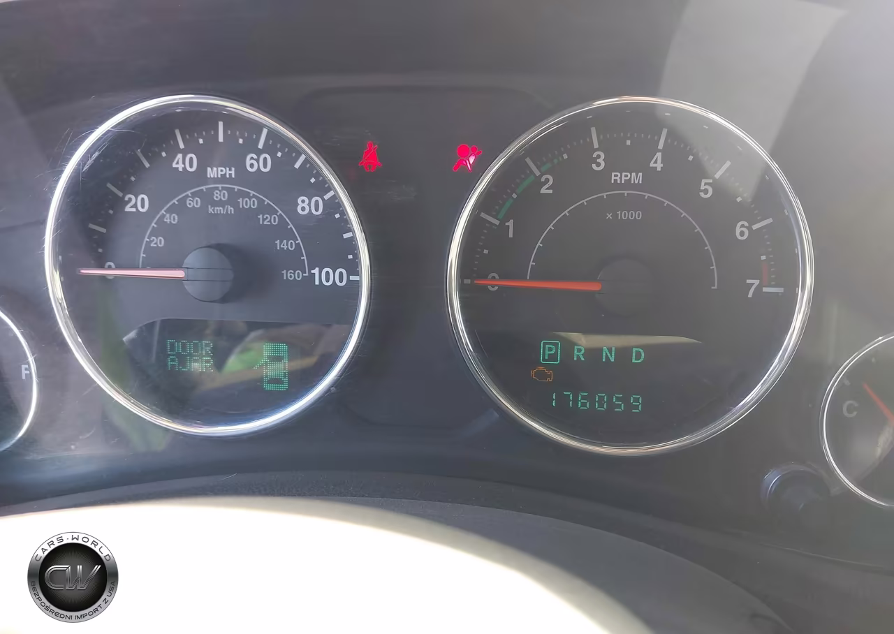 2012 Jeep Wrangler Unlimited Sport VIN:1C4BJWDG1CL217012 - 7