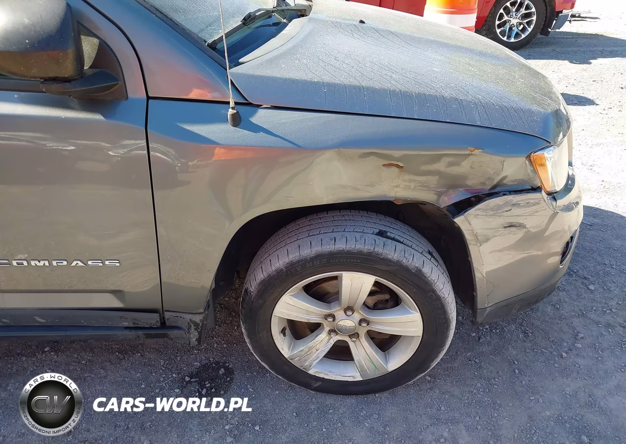 2013 Jeep Compass Latitude VIN:1C4NJDEB1DD207578 - 17