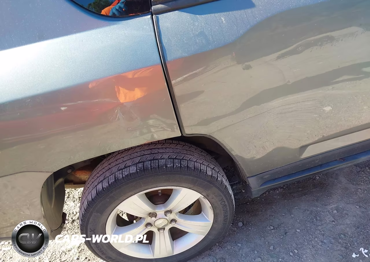 2013 Jeep Compass Latitude VIN:1C4NJDEB1DD207578 - 18