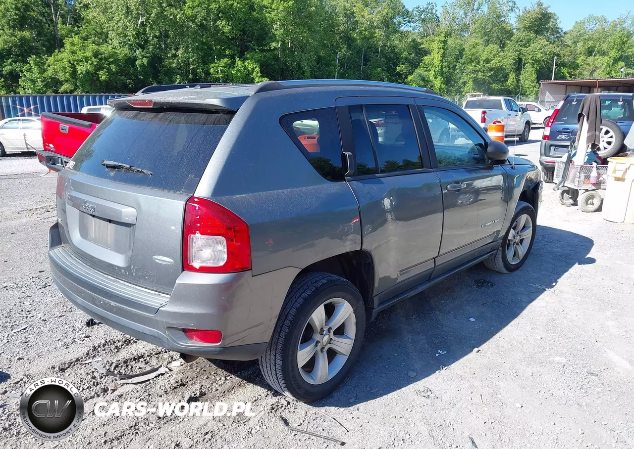 2013 Jeep Compass Latitude VIN:1C4NJDEB1DD207578 - 4