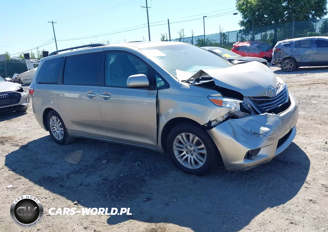 2015 Toyota Sienna Xle 8 Passenger – zdjęcie 1 z 17