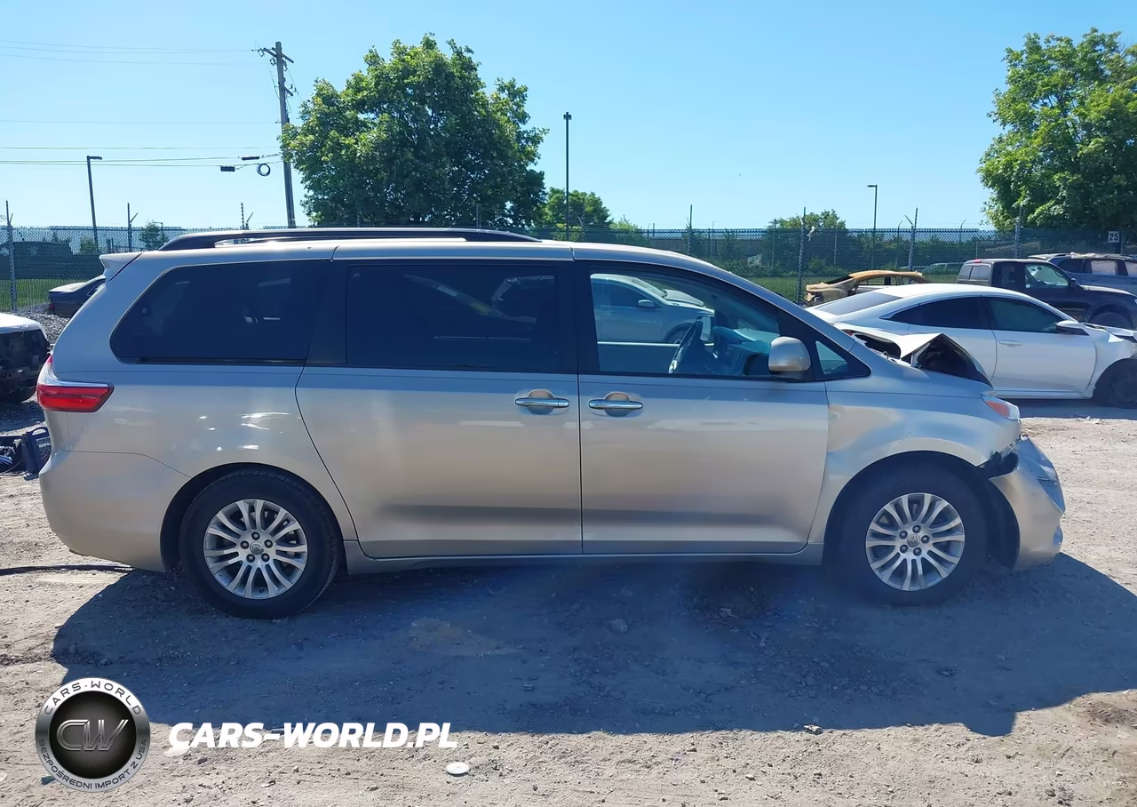 2015 Toyota Sienna Xle 8 Passenger VIN:5TDYK3DC1FS690138 - 14