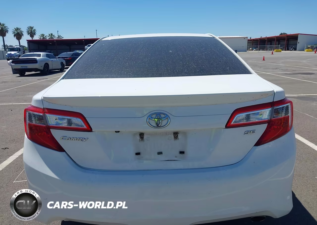 2014 Toyota Camry Se VIN:4T1BF1FK0EU812996 - 16
