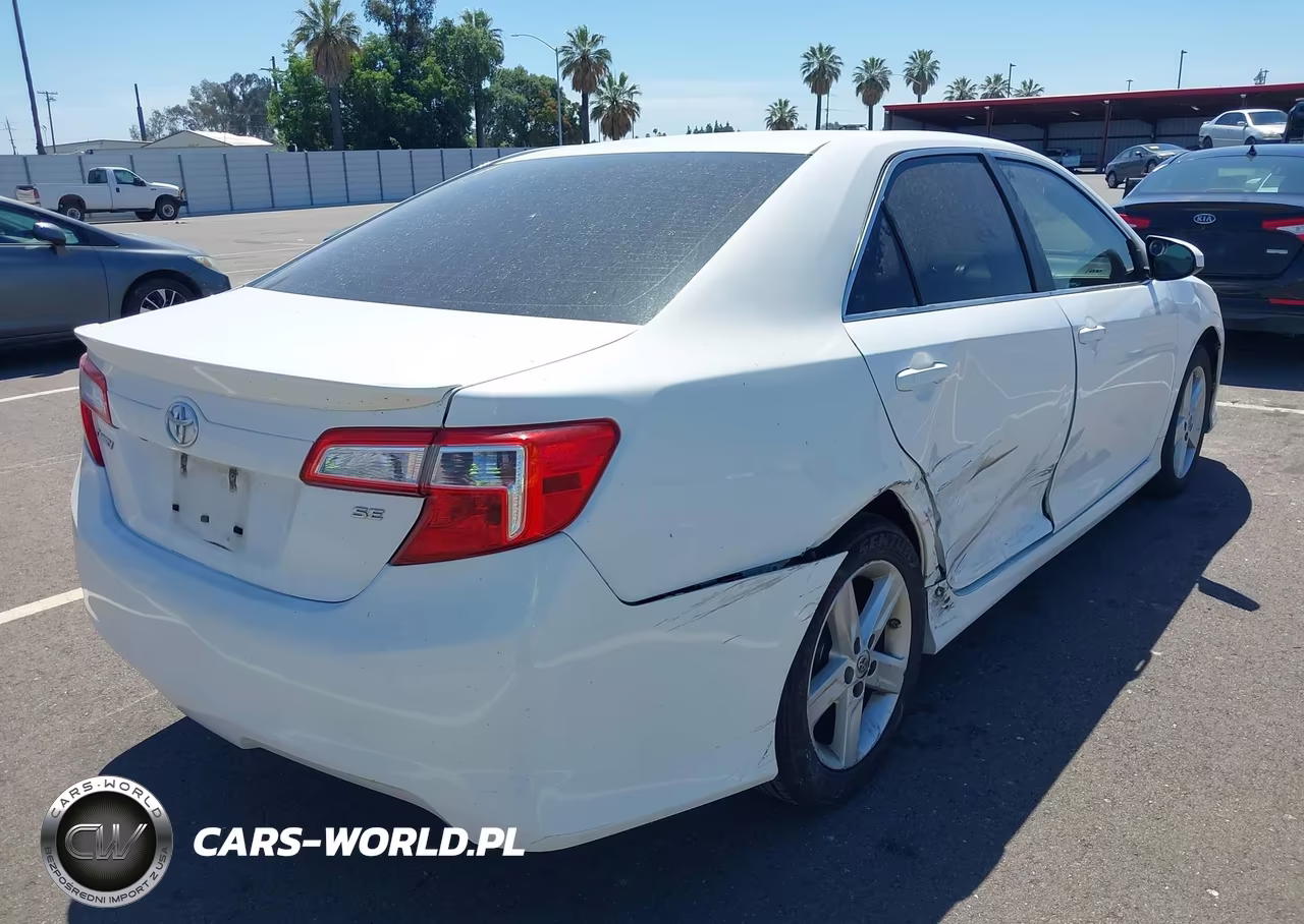 2014 Toyota Camry Se VIN:4T1BF1FK0EU812996 - 4