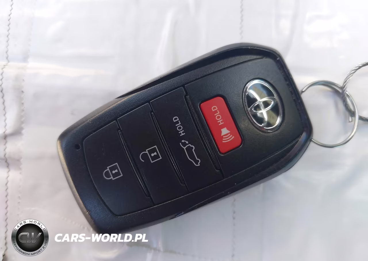 2022 Toyota Corolla Cross Xle VIN:7MUDAABGXNV021706 - 11