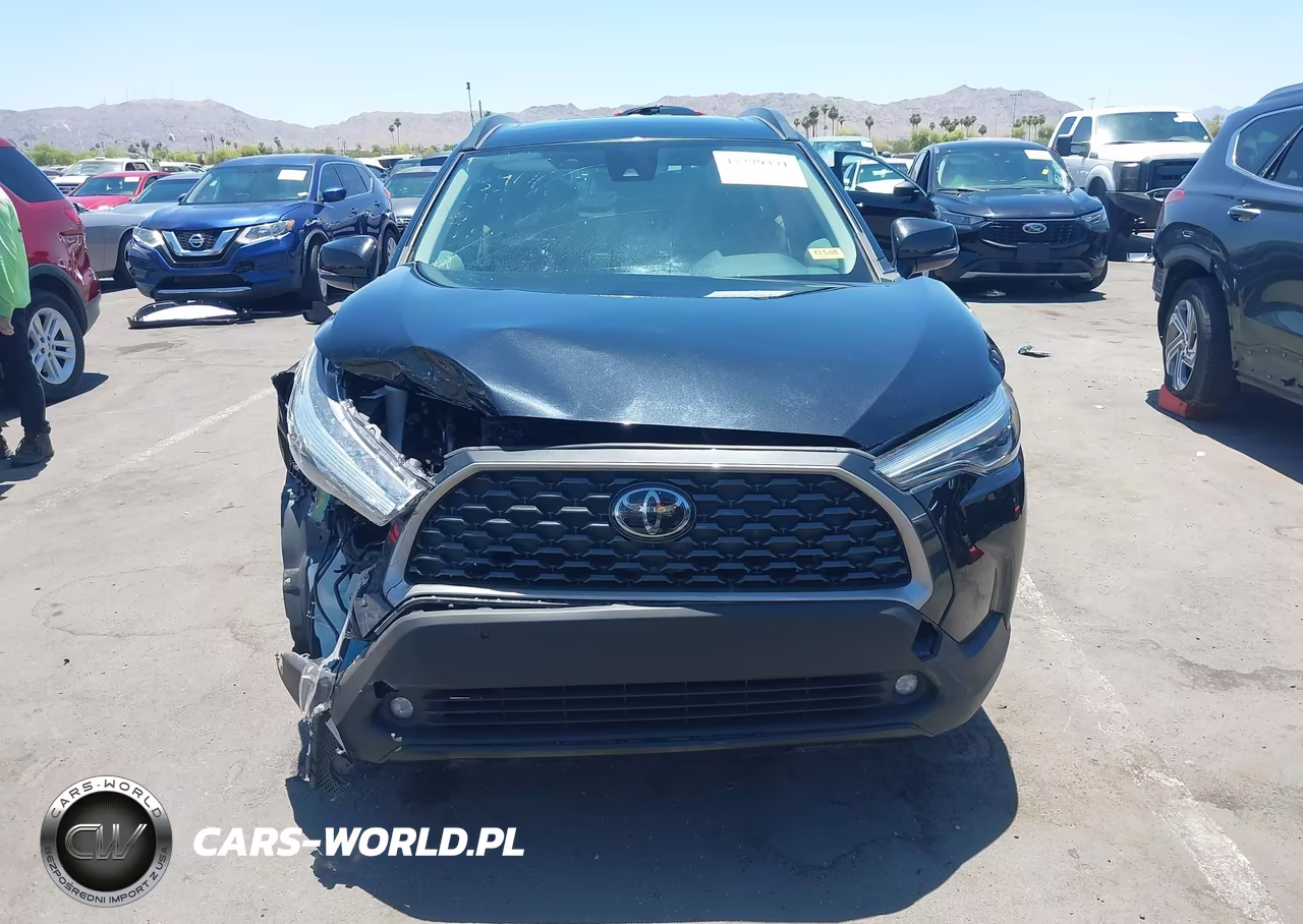 2022 Toyota Corolla Cross Xle VIN:7MUDAABGXNV021706 - 13
