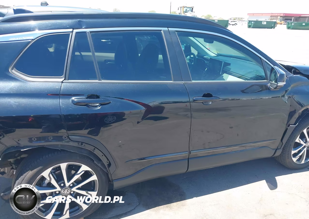 2022 Toyota Corolla Cross Xle VIN:7MUDAABGXNV021706 - 14