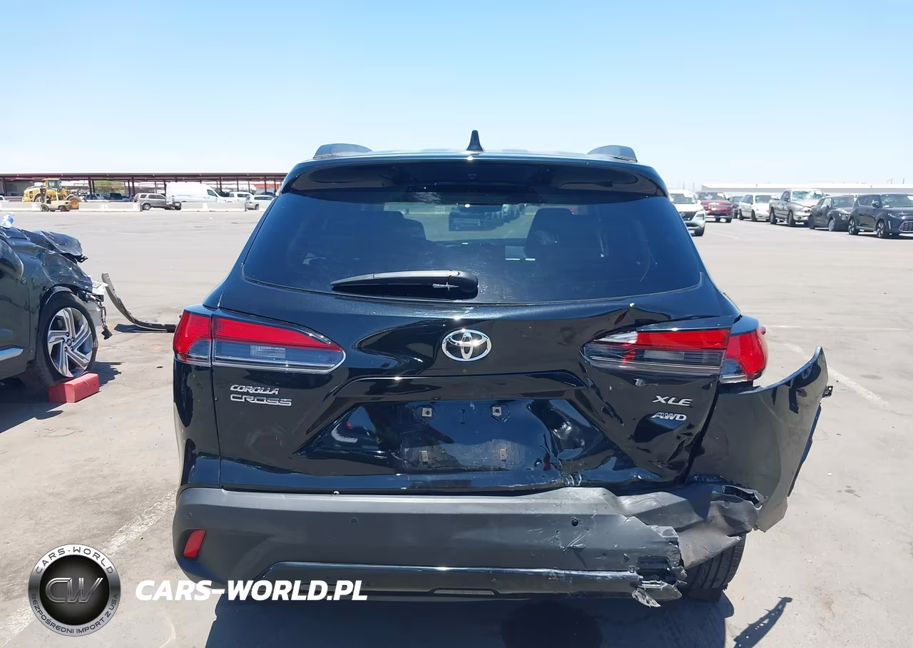 2022 Toyota Corolla Cross Xle VIN:7MUDAABGXNV021706 - 17