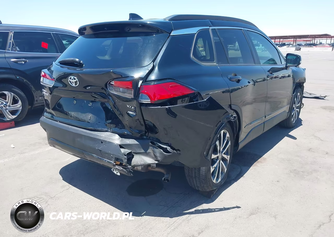 2022 Toyota Corolla Cross Xle VIN:7MUDAABGXNV021706 - 6